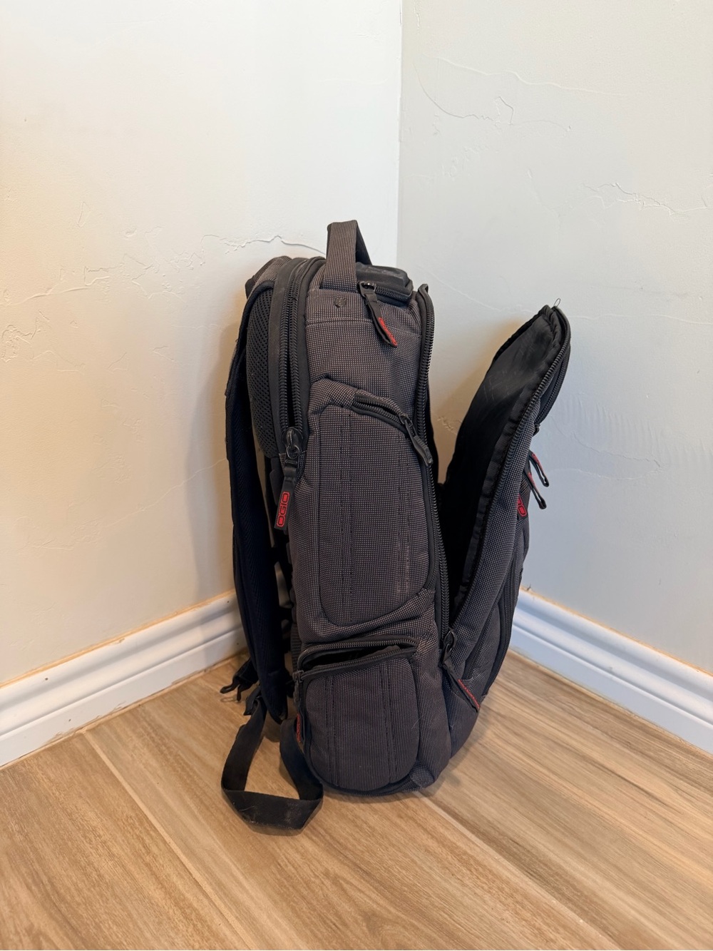 OGIO RENEGADE RSS LAPTOP GREY BACKPACK - Picture 9 of 9
